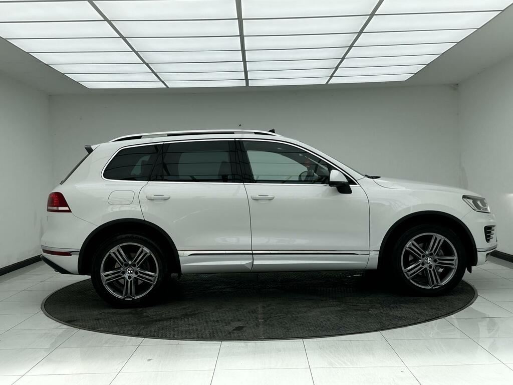 Volkswagen Touareg R-line White #6