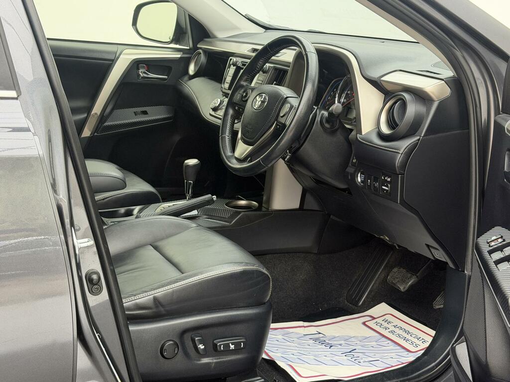 Toyota Rav 4 2.2 D-4d Invincible Silver #9