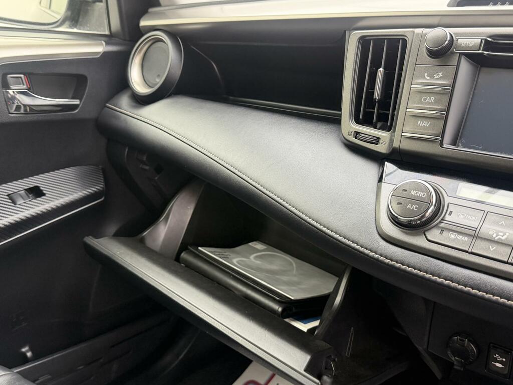 Toyota Rav 4 2.2 D-4d Invincible Silver #27