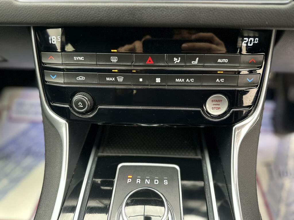Jaguar XF V6 S Silver #43