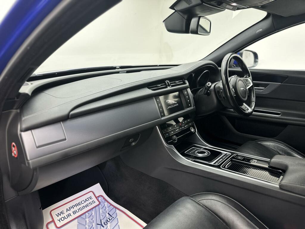 Jaguar XF V6 S Silver #24
