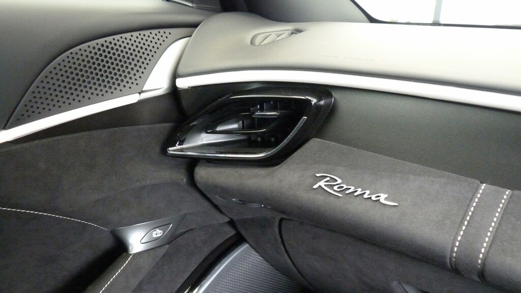 Ferrari Roma V8 Roma Black #24
