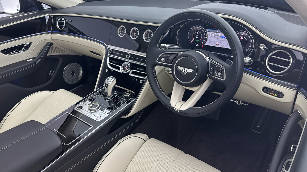 Bentley Flying Spur 4.0 V8 High-performance 25.9Kwh Saloon Blue #5