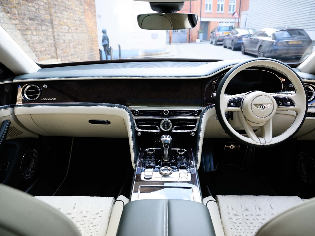 Bentley Flying Spur 4.0 V8 High-performance 25.9Kwh Azure Saloon P Green #3