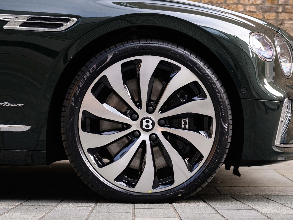 Bentley Flying Spur 4.0 V8 High-performance 25.9Kwh Azure Saloon P Green #4