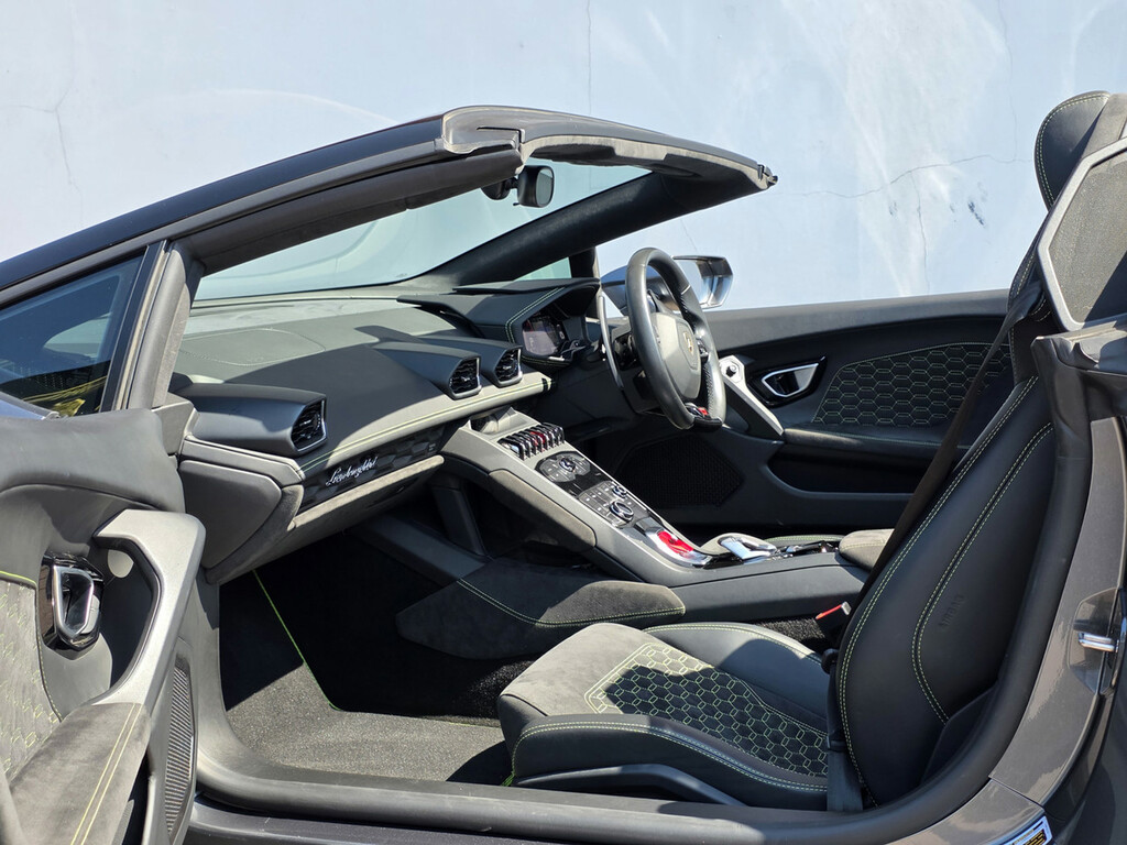 Lamborghini Huracan Convertible #6