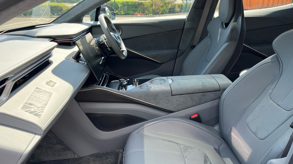 Lotus Eletre 600 112Kwh Gt Se Suv 4Wd Dual M  #6