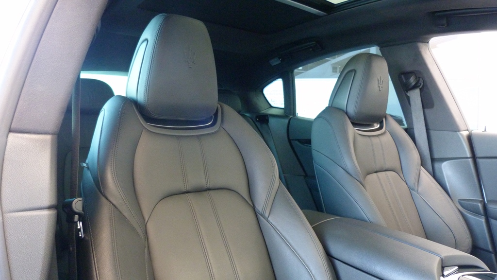 Maserati Levante  Black #8