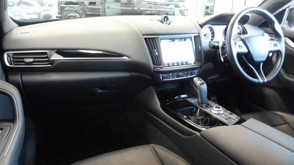 Maserati Levante Suv  #6