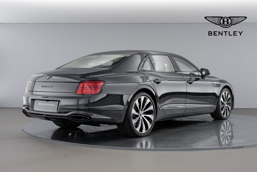 Bentley Flying Spur 4.0 V8 High-performance 25.9Kwh Azure Saloon P  #4