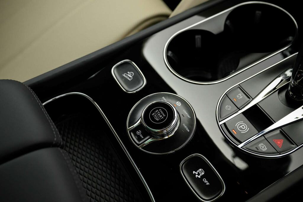Bentley Bentayga 4.0 V8 Speed Touring Spec Black #18