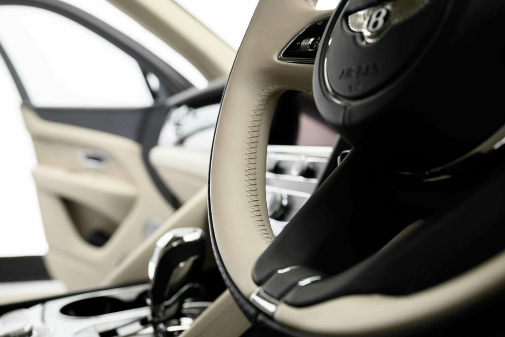 Bentley Bentayga 4.0 V8 Speed Touring Spec Black #21