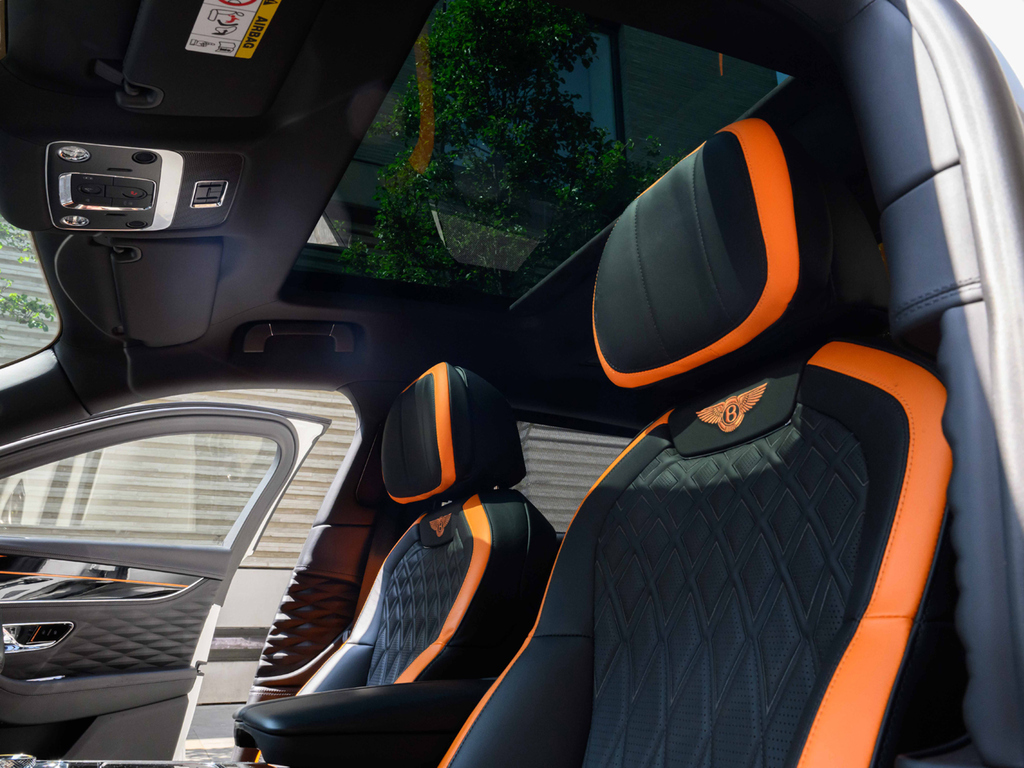 Bentley Flying Spur 3.0 V6 Hybrid Mulliner Driv Spec Tour #47