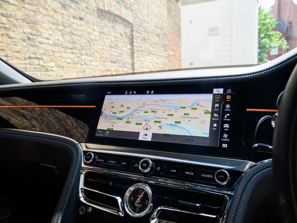 Bentley Flying Spur 3.0 V6 Hybrid Mulliner Driv Spec Tour #35
