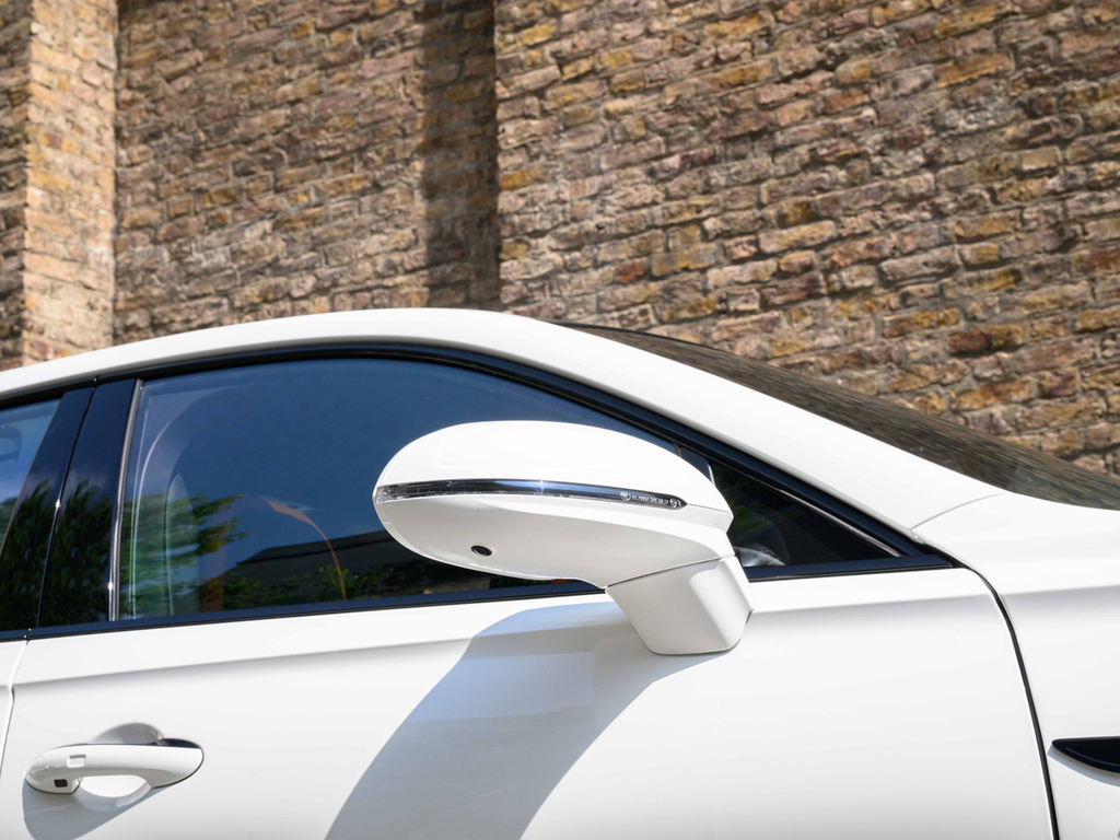 Bentley Flying Spur 3.0 V6 Hybrid Mulliner Driv Spec Tour #24