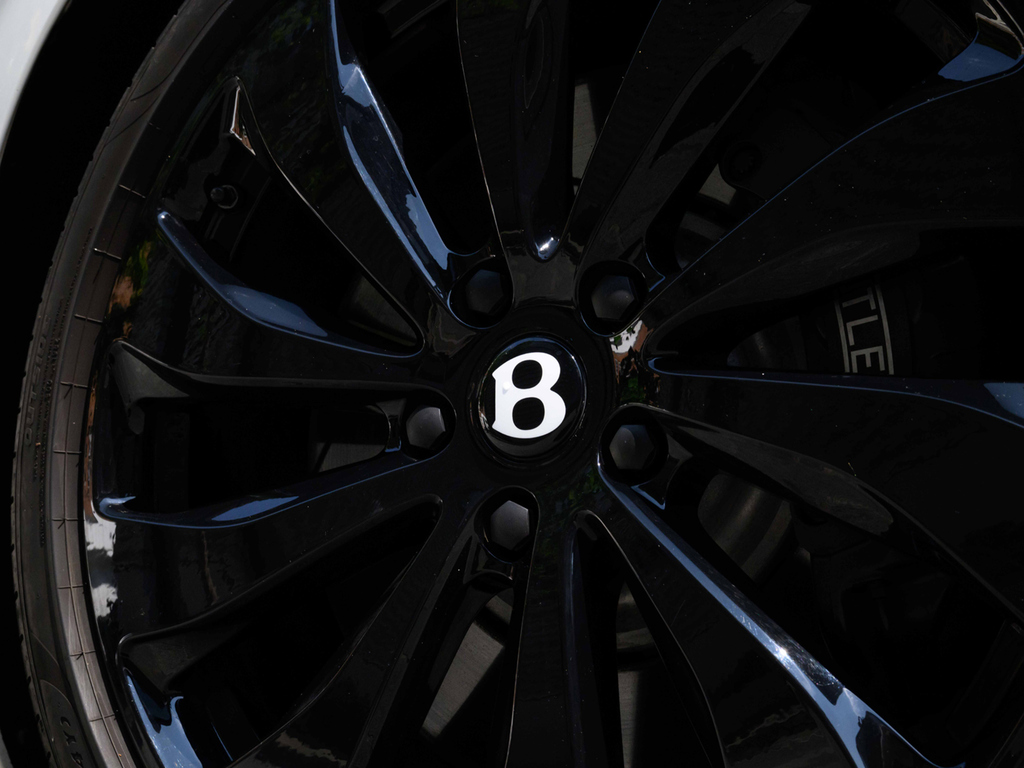 Bentley Flying Spur 3.0 V6 Hybrid Mulliner Driv Spec Tour #43