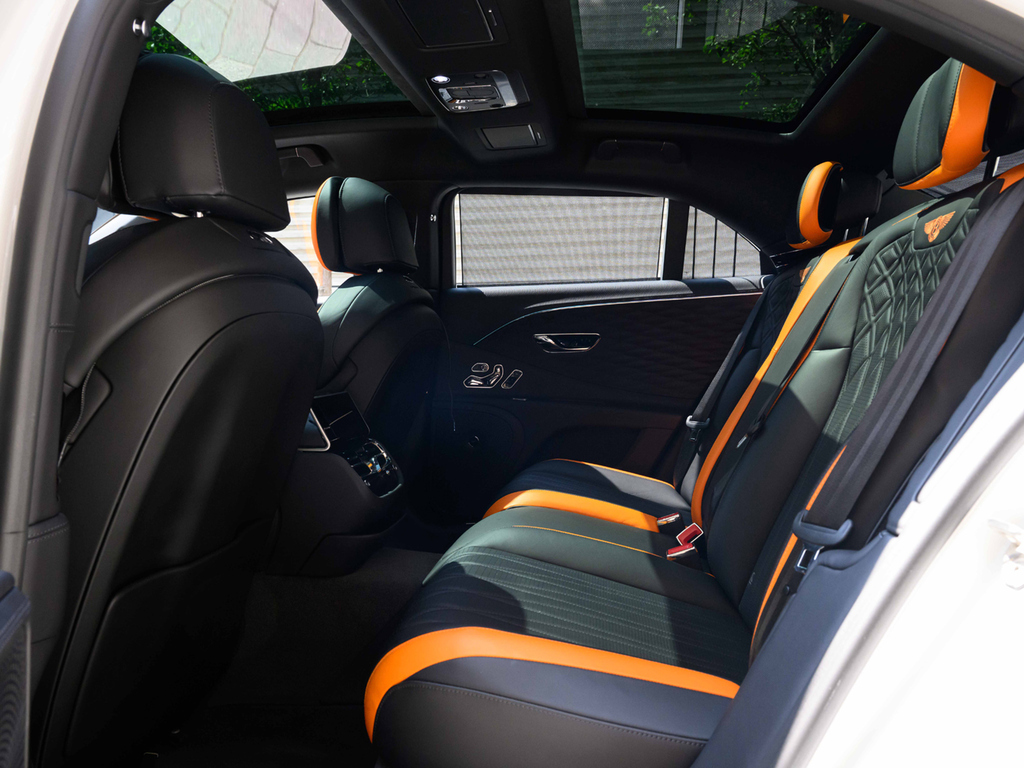 Bentley Flying Spur 3.0 V6 Hybrid Mulliner Driv Spec Tour #56