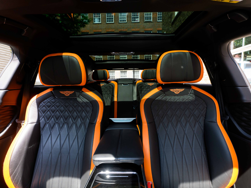 Bentley Flying Spur 3.0 V6 Hybrid Mulliner Driv Spec Tour #10