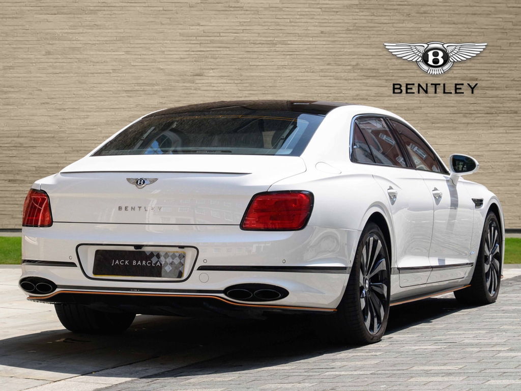 Bentley Flying Spur 3.0 V6 Hybrid Mulliner Driv Spec Tour #18