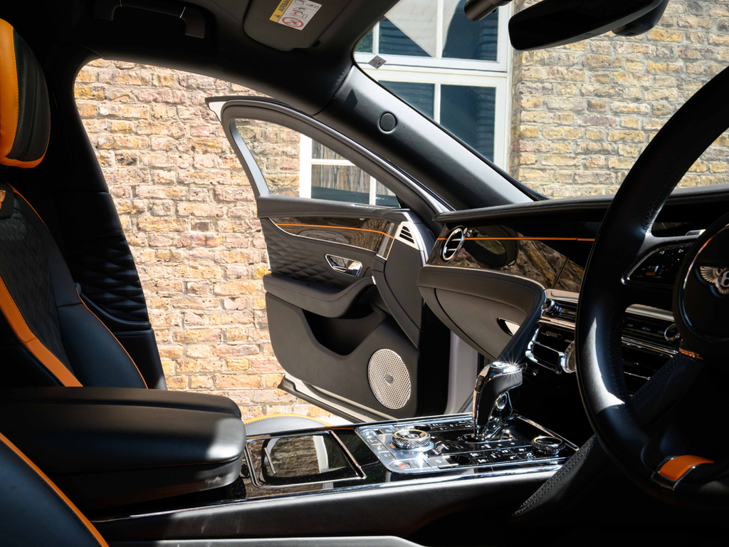 Bentley Flying Spur 3.0 V6 Hybrid Mulliner Driv Spec Tour #37