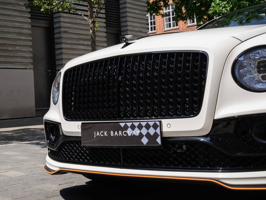Bentley Flying Spur 3.0 V6 Hybrid Mulliner Driv Spec Tour #16