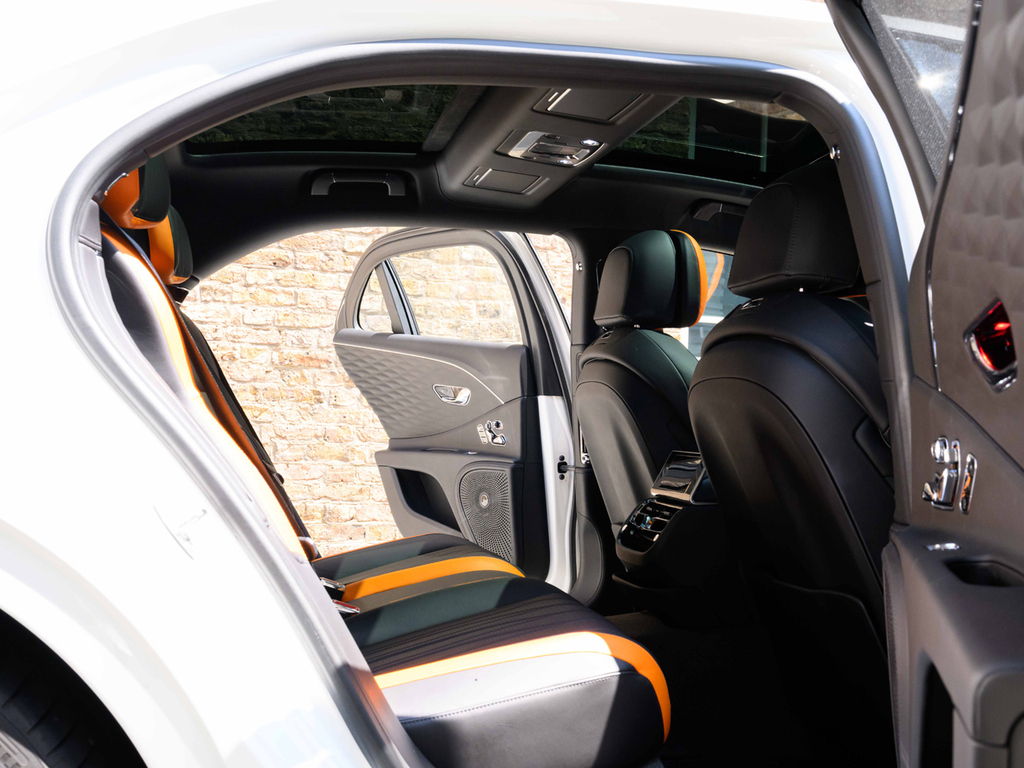 Bentley Flying Spur 3.0 V6 Hybrid Mulliner Driv Spec Tour #31