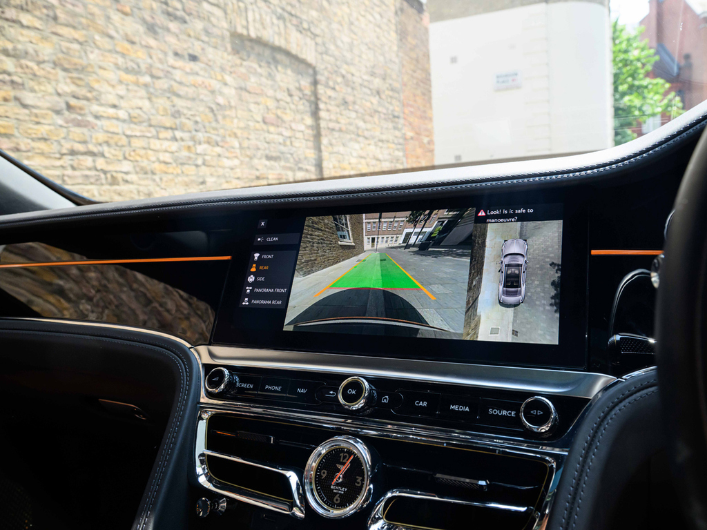 Bentley Flying Spur 3.0 V6 Hybrid Mulliner Driv Spec Tour #36