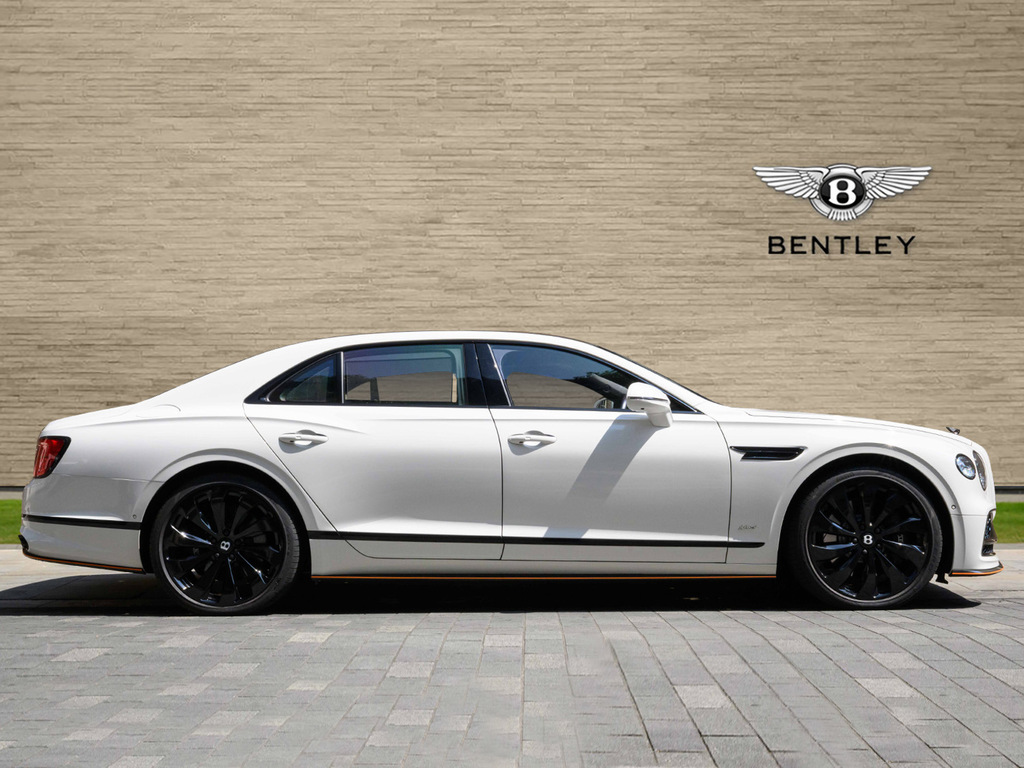 Bentley Flying Spur 3.0 V6 Hybrid Mulliner Driv Spec Tour #12