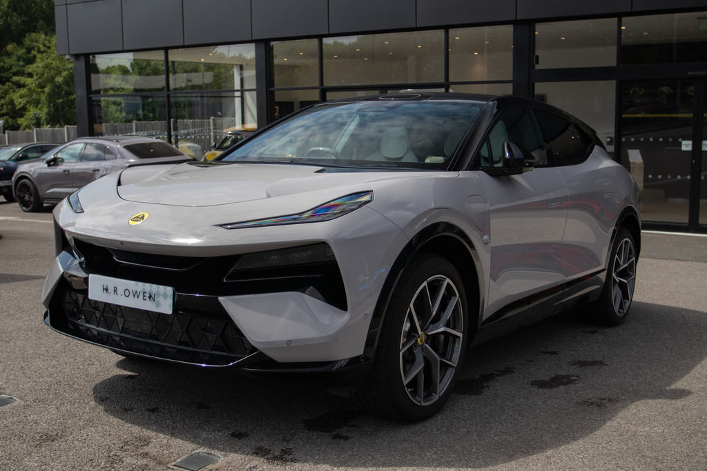 Lotus Eletre 112Kwh Suv 4Wd Dual Motor 611  #3