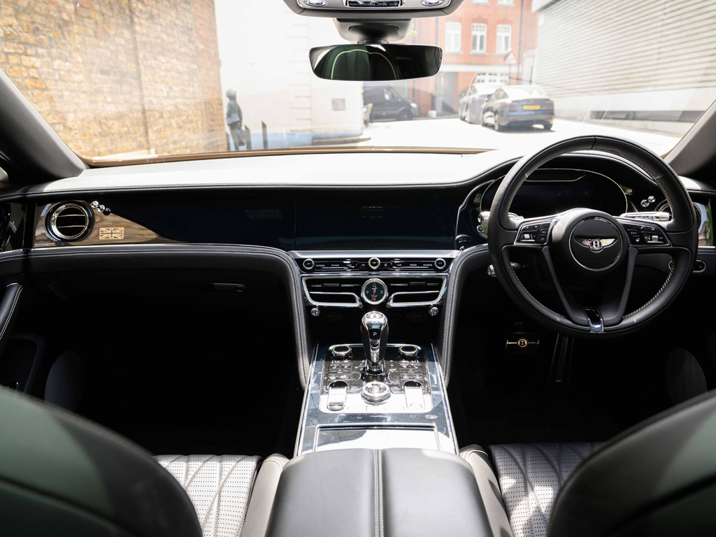 Bentley Flying Spur Saloon Silver #4