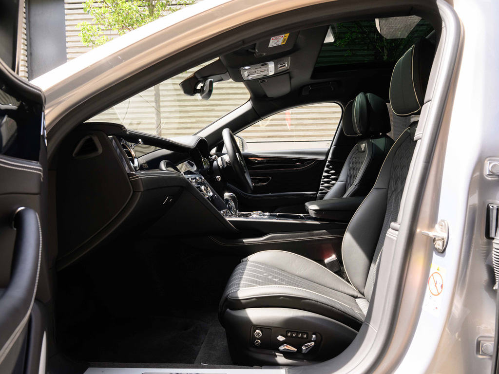 Bentley Flying Spur Saloon Silver #2
