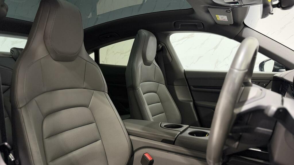 Porsche Taycan Performance Plus 93.4Kwh Saloon PE22KWD Black #3