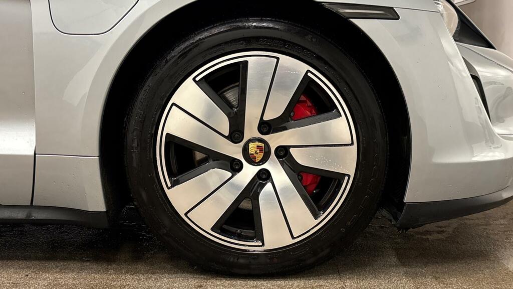 Porsche Taycan 4S Silver #5