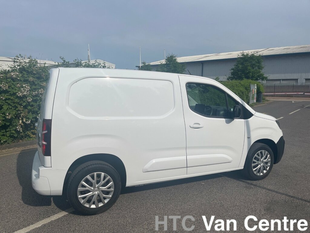 Fiat Doblo 1.5 Bluehdi 1000Kg Primo Panel Van Manu White #3