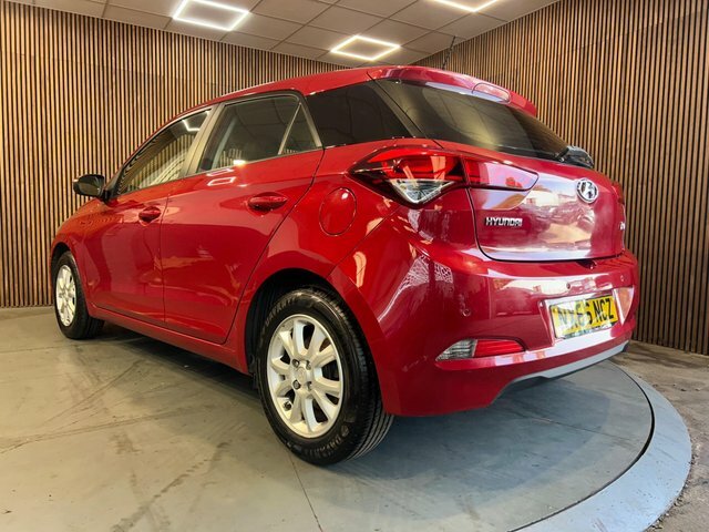 Hyundai I20 1.2 Blue Drive Se Euro 6 Ss Red #4