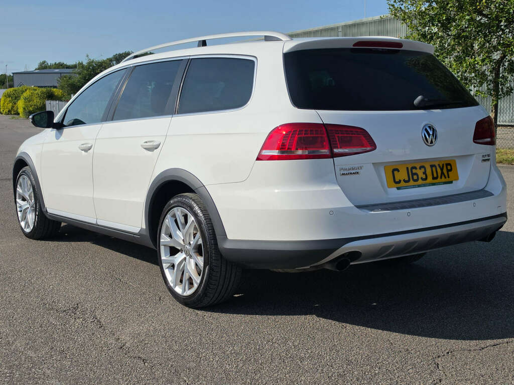 Volkswagen Passat Alltrack 2.0 Tsi Bluemotion Tech Alltrack Dsg 4Motion Euro White #2