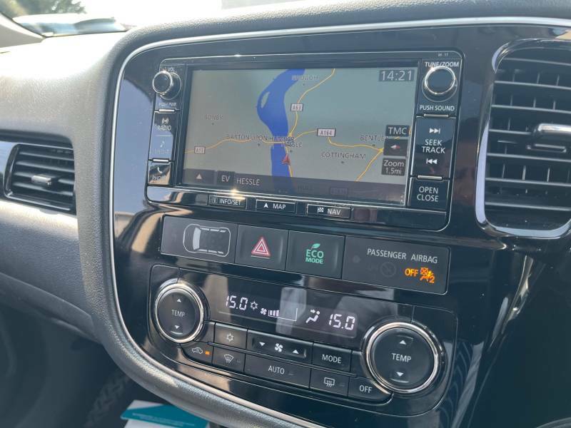 Mitsubishi Outlander 2.0H 12Kwh 4H Suv Plug-in Hybrid Cvt 4W Silver #23