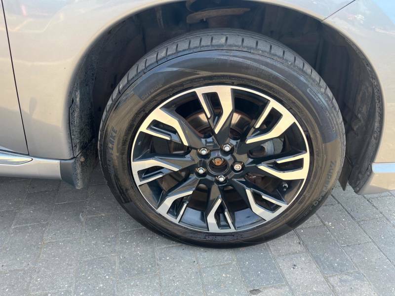 Mitsubishi Outlander 2.0H 12Kwh 4H Suv Plug-in Hybrid Cvt 4W Silver #21