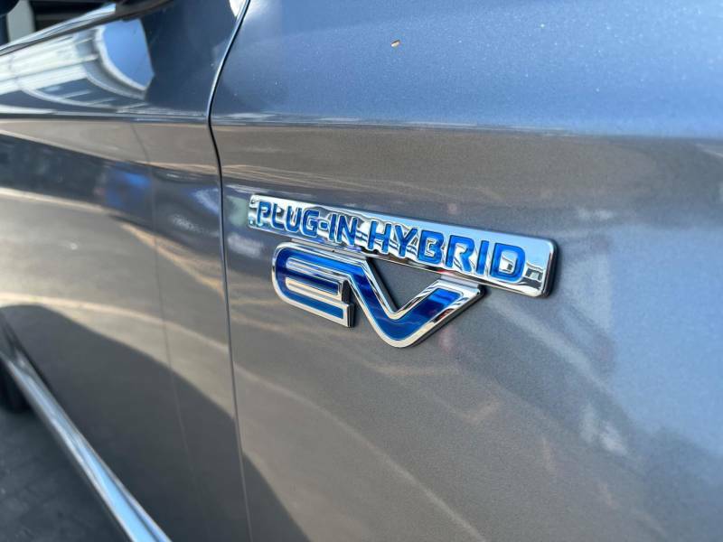 Mitsubishi Outlander 2.0H 12Kwh 4H Suv Plug-in Hybrid Cvt 4W Silver #30