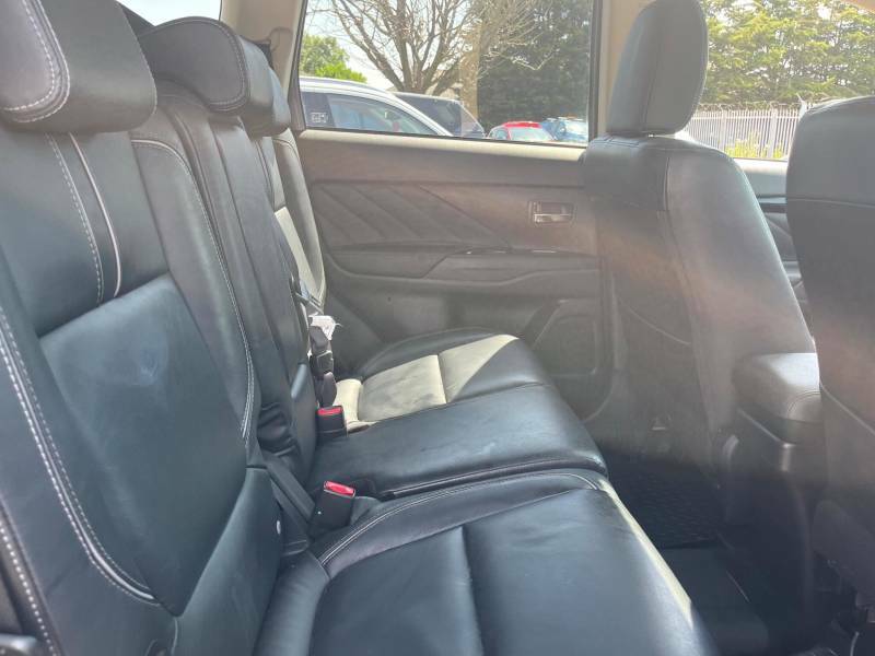 Mitsubishi Outlander 2.0H 12Kwh 4H Suv Plug-in Hybrid Cvt 4W Silver #13