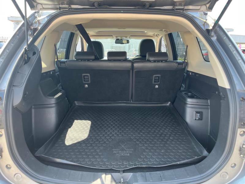 Mitsubishi Outlander 2.0H 12Kwh 4H Suv Plug-in Hybrid Cvt 4W Silver #26