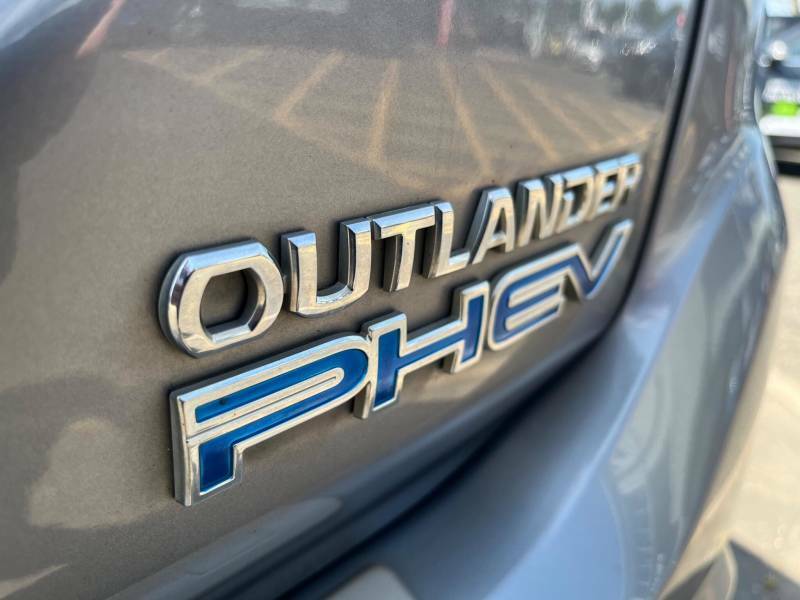 Mitsubishi Outlander 2.0H 12Kwh 4H Suv Plug-in Hybrid Cvt 4W Silver #33