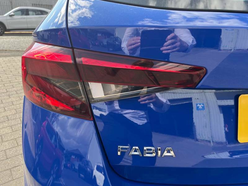 Skoda Fabia 1.0 Tsi 95Ps Se Comfort 5-Dr Hatchback Blue #34