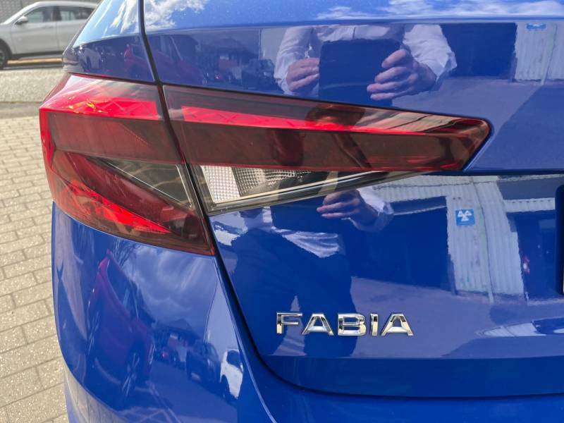 Skoda Fabia 1.0 Tsi 95Ps Se Comfort 5-Dr Hatchback Blue #33