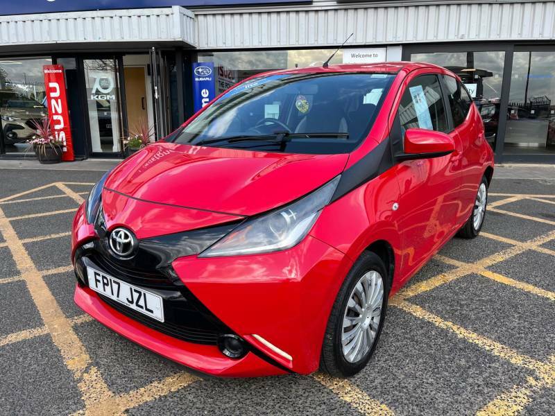 Toyota Aygo 1.0 Vvt-i X-play Red #3