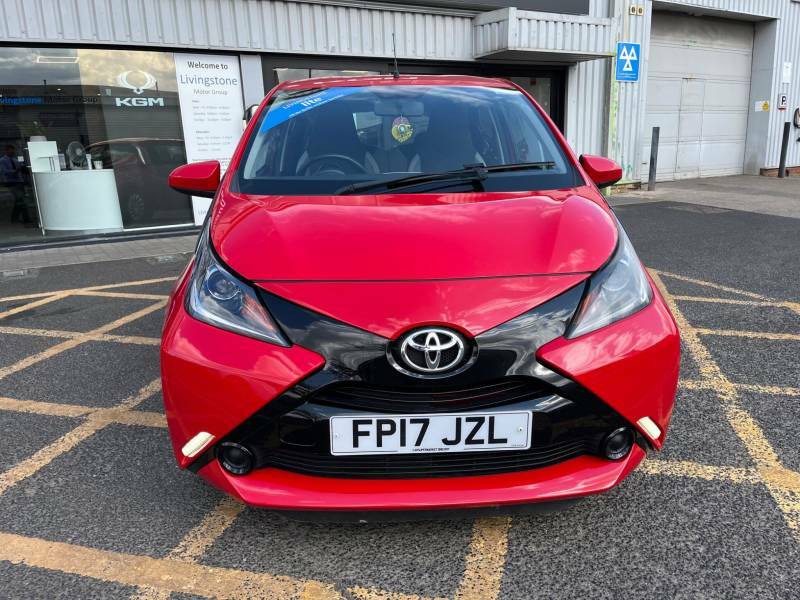 Toyota Aygo 1.0 Vvt-i X-play Red #2