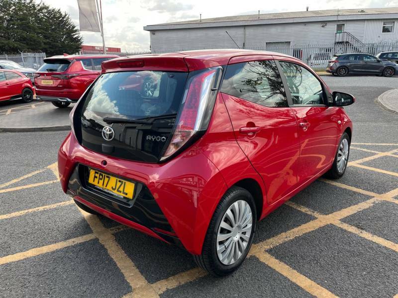 Toyota Aygo 1.0 Vvt-i X-play Red #6