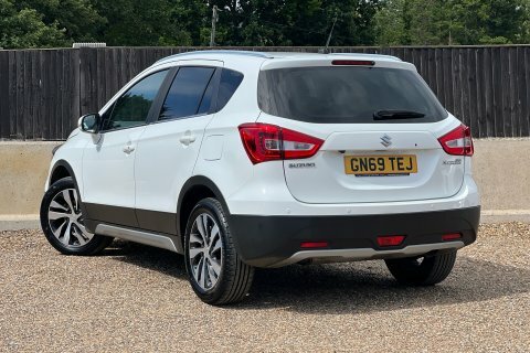 Suzuki SX4 S Cross 2019 69 Sz-t White #2