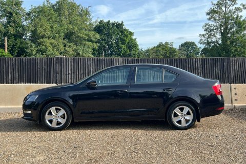 Skoda Octavia 2019 69 Se Black #4