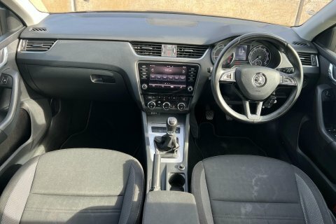 Skoda Octavia 2019 69 Se Black #3